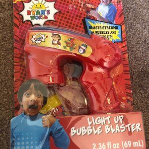 Ryans-World-Light-Up-Bubble Blaster